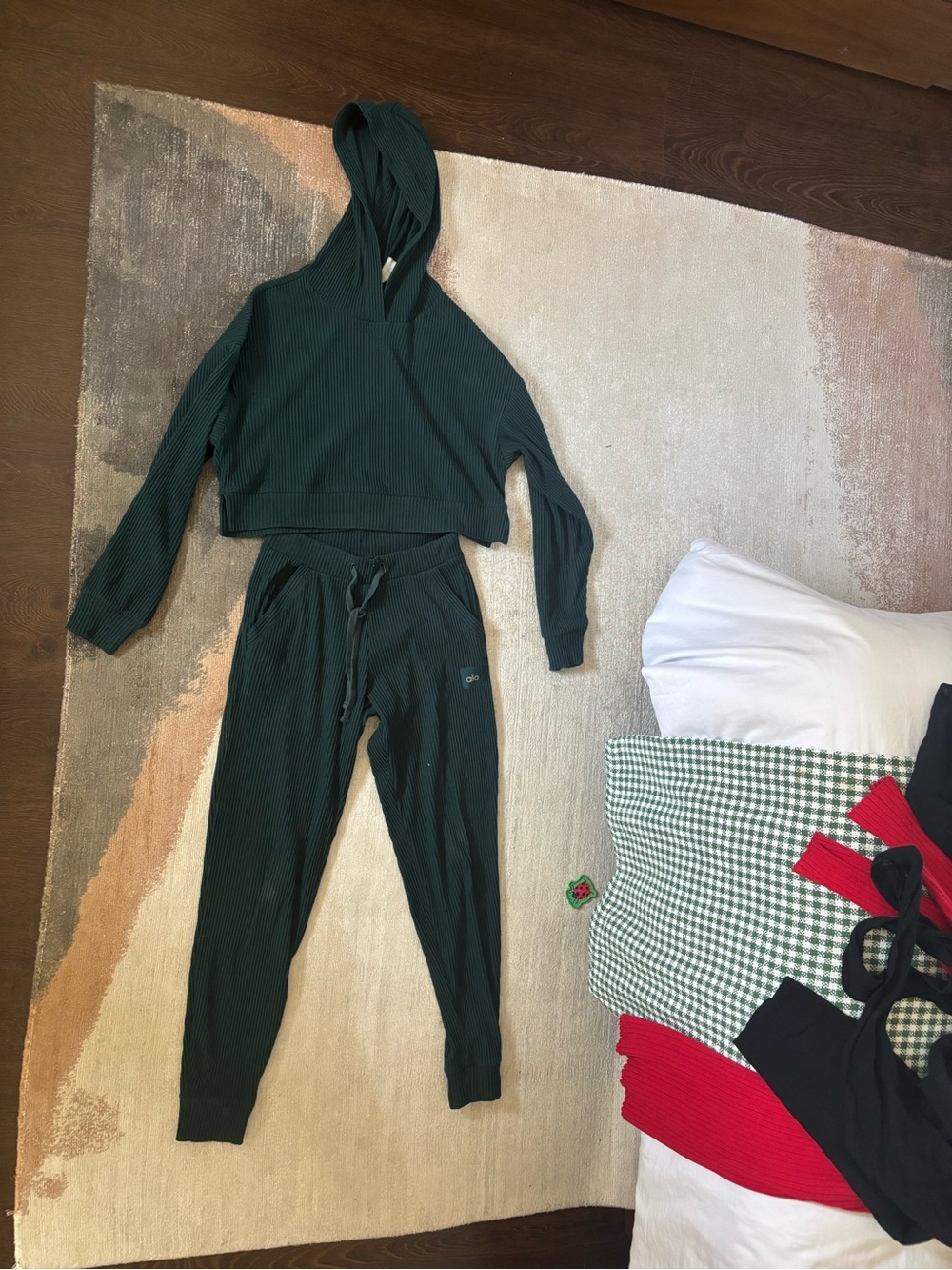 ALO Yoga Ribbed Jogger Set in Deep Teal - Picture 2 of 4